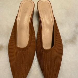 TIJN Brown Pointed Knit Mule Flats